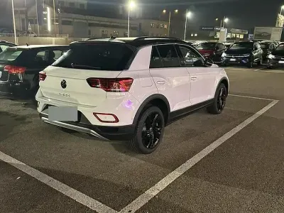 Usata VW T-Roc Sportline 116 CV (85 kW) 2024 Bianco SUV