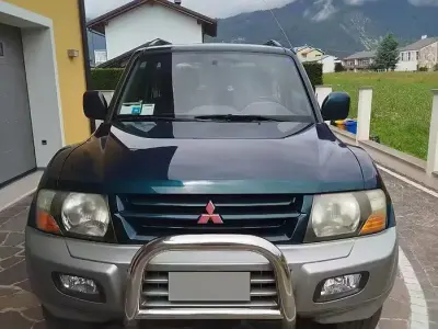 Usata Mitsubishi Pajero 125 CV (91 kW) 1995 Verde SUV