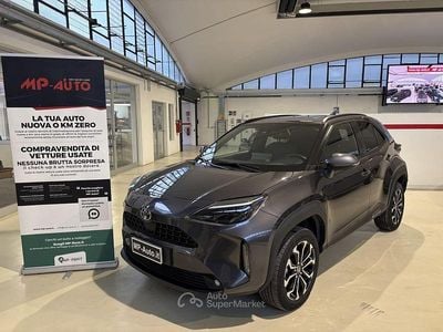 Usata Toyota Yaris Cross 116 CV (85 kW) 2023 Grigio SUV