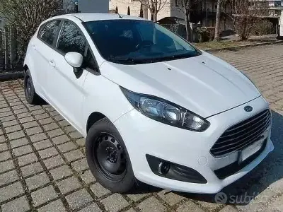 Usata Ford Fiesta 95 CV (69 kW) 2016 Bianco Utilitaria