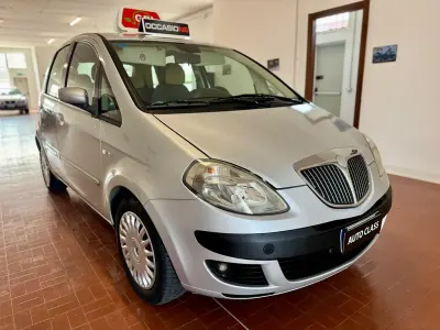 Usata Lancia Musa 95 CV (69 kW) 2007 Argento Monovolume