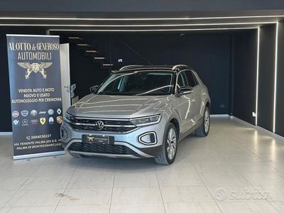 Usata VW T-Roc Style 115 CV (84 kW) 2023 Grigio SUV