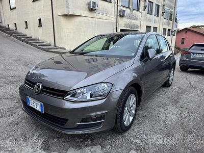 Grigio Usata 2016 VW Golf Executive Berlina | 10.500 € (Buon prezzo)