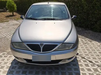 Usata Lancia Ypsilon 60 CV (44 kW) 2001 Grigio Utilitaria