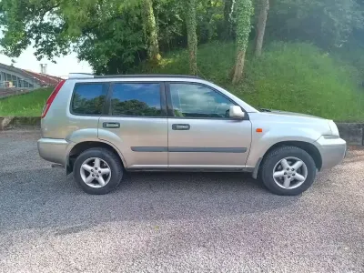 Używany Nissan X-Trail 114 KM (83 kW) 2002 Szary SUV