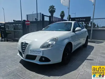 Usata Alfa Romeo Giulietta Distinctive 140 CV (102 kW) 2011 Bianco Utilitaria