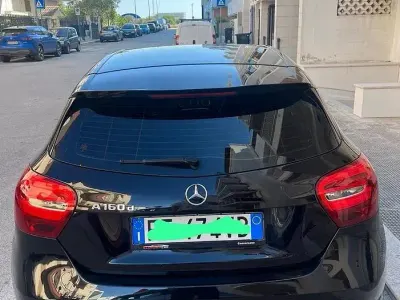 Usata Mercedes A160 102 CV (75 kW) 2016 Nero Utilitaria