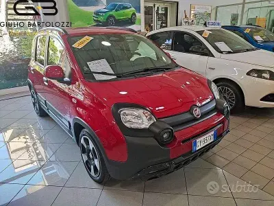 Usata Fiat Panda Cross Cross 70 CV (51 kW) 2025 Rosso Utilitaria