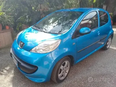 Usata Peugeot 107 68 CV (50 kW) 2007 Blu Utilitaria
