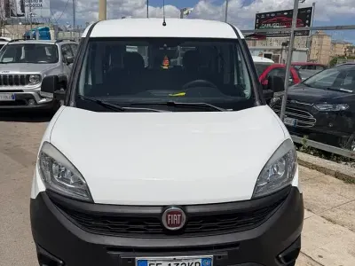 Usata Fiat Doblò 90 CV (66 kW) 2016 Bianco Monovolume