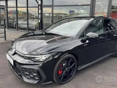 Usata VW Golf VIII GTI 265 CV (194 kW) 2025 Nero Berlina