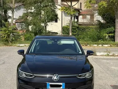 Gebraucht VW Golf VIII 110 PS (80 kW) 2020 Schwarz Limousine