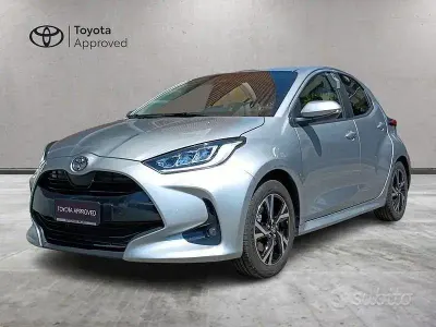 Usata Toyota Yaris Hybrid Trend 116 CV (85 kW) 2024 Grigio Berlina