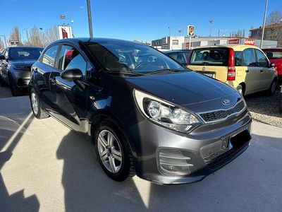 Usata Kia Rio Active 84 CV (61 kW) 2016 Grigio Utilitaria