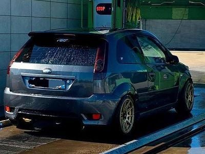 Usata Ford Fiesta 90 CV (66 kW) 2005 Utilitaria