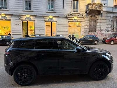 Begagnad Land Rover Range Rover evoque R-Dynamic 163 HK (119 kW) 2022 Svart SUV