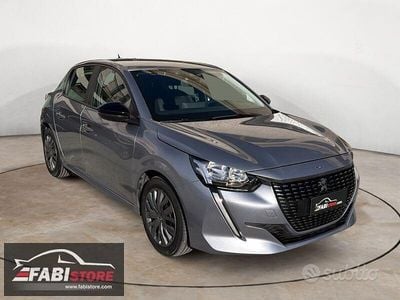 Usata Peugeot 208 Allure 101 CV (74 kW) 2023 Grigio Utilitaria