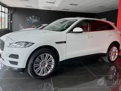 Begagnad Jaguar F-Pace Prestige 180 HK (132 kW) 2018 Vit SUV