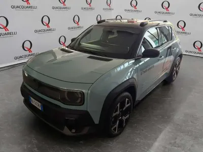 Usata Renault 4 E-Tech Komfort 110 kW (150 CV) 2025 Blu/azzurro SUV
