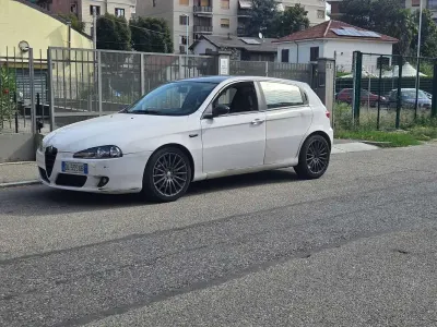 Usata Alfa Romeo 147 120 CV (88 kW) 2007 Bianco Utilitaria