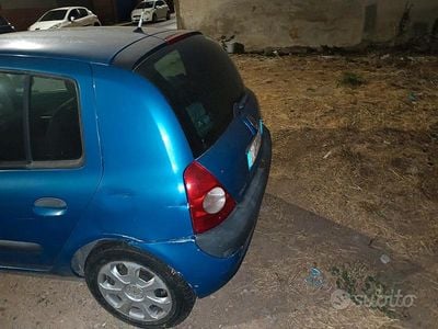 Usata Renault Clio II 65 CV (47 kW) 2005 Blu Utilitaria