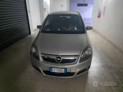 Usata Opel Zafira Cosmo 150 CV (110 kW) 2006 Grigio Monovolume
