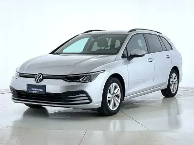 Begagnad VW Golf VIII Life 116 HK (85 kW) 2021 Silver Kombi