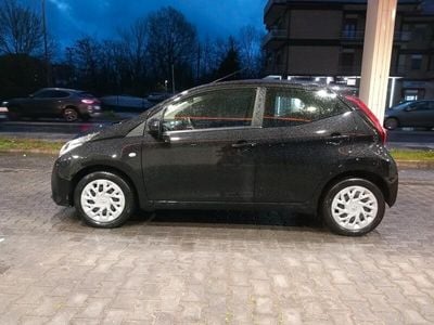 usata Toyota Aygo Connect 1.0 VVT-i 72 CV 5 porte x-clusiv red style