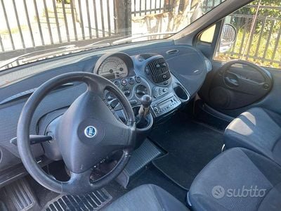 Usata Fiat Multipla 120 CV (88 kW) 2006 Grigio Monovolume