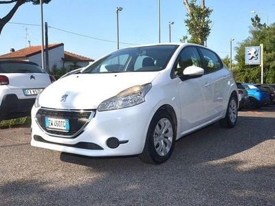 Usata Peugeot 208 Active 68 CV (50 kW) 2014 Bianco Utilitaria