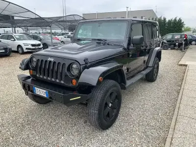 Begagnad Jeep Wrangler Sahara 200 HK (147 kW) 2013 Svart SUV