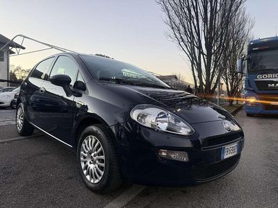 Usata Fiat Punto Lounge 77 CV (56 kW) 2015 Blu/azzurro Berlina