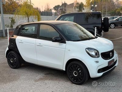 Usata Smart ForFour Prime 89 CV (65 kW) 2017 Bianco Utilitaria