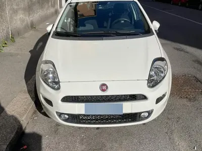 Usata Fiat Punto 69 CV (50 kW) 2015 Bianco Utilitaria