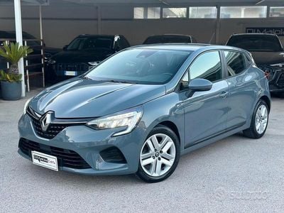 Usata Renault Clio V Intens 101 CV (74 kW) 2021 Grigio Berlina