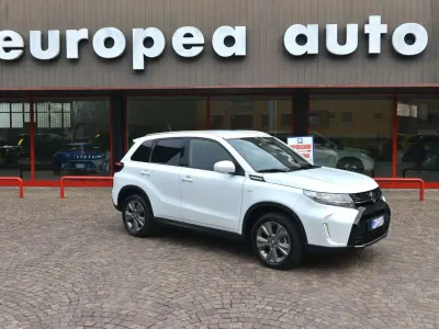 Usata Suzuki Vitara Cool 129 CV (94 kW) 2024 Bianco santorini SUV