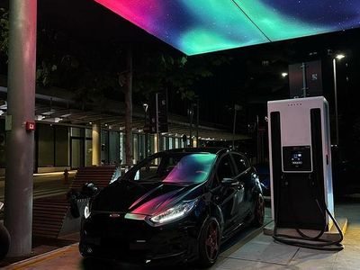 Usata Ford Fiesta 101 CV (74 kW) 2017 Nero Utilitaria
