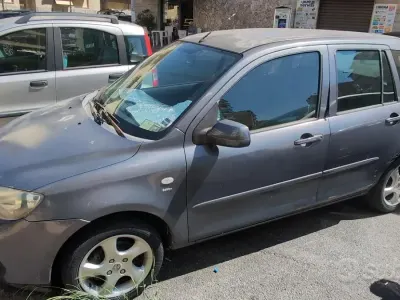 Usata Mazda 2 75 CV (55 kW) 2005 Grigio Utilitaria