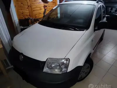Usata Fiat Panda Active 54 CV (39 kW) 2010 Bianco Utilitaria