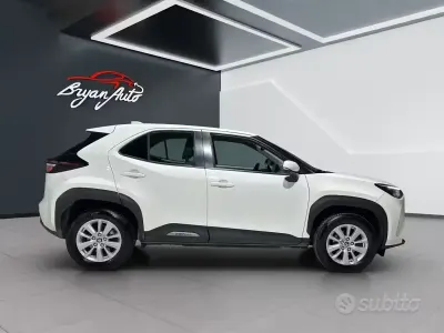 Usado Toyota Yaris Active 116 CV (85 kW) 2023 Blanco Utilitario