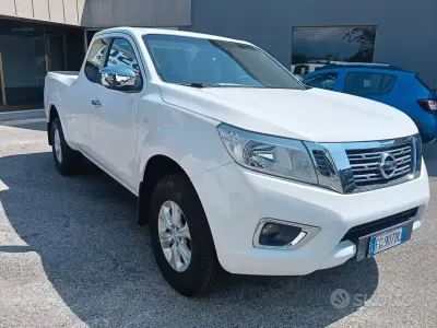 Usata Nissan Navara 190 CV (139 kW) 2016 Bianco Pick-up