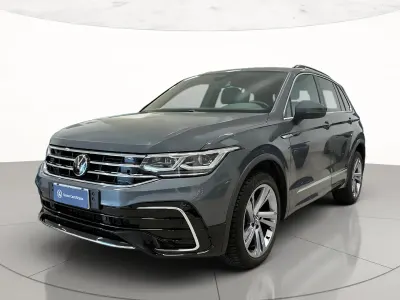 Usata VW Tiguan R-line 150 CV (110 kW) 2023 Dolphin grey metallizzato SUV