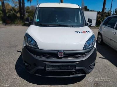 Begagnad Fiat Doblò S 105 HK (77 kW) 2022 Vit Minibuss