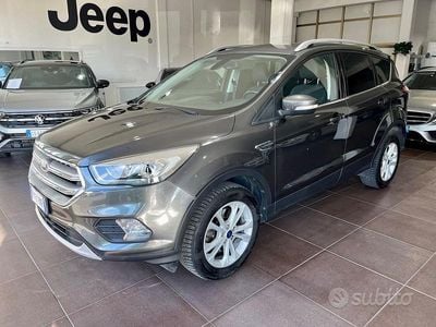 Usata Ford Kuga Titanium 120 CV (88 kW) 2017 Grigio SUV