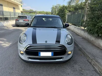 Usata Mini Cooper D Business 116 CV (85 kW) 2015 Grigio Utilitaria