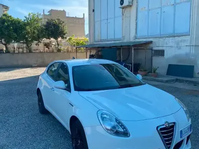 Usata Alfa Romeo Giulietta 140 CV (102 kW) 2011 Bianco Utilitaria
