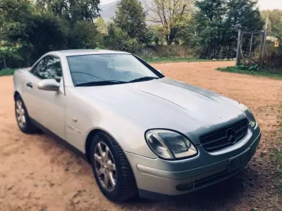 Usata Mercedes SLK200 136 CV (100 kW) 1999 Argento Cabrio