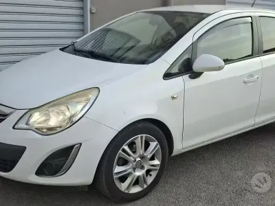 Usata Opel Corsa Edition 95 CV (69 kW) 2011 Bianco Utilitaria