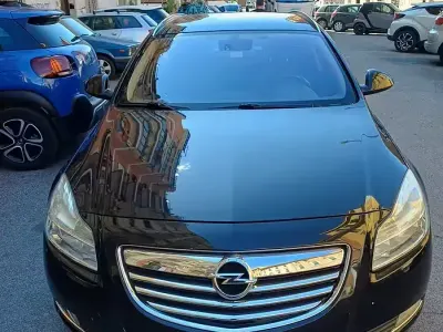 Usata Opel Insignia 160 CV (117 kW) 2012 Nero Station wagon
