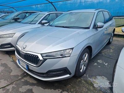 Usata Skoda Octavia Executive 116 CV (85 kW) 2023 Grigio Station wagon